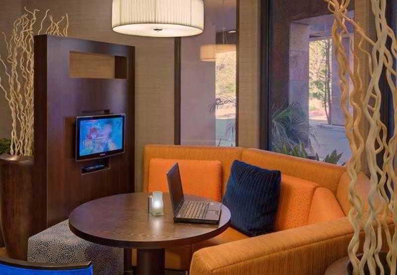 Courtyard By Marriott San Diego